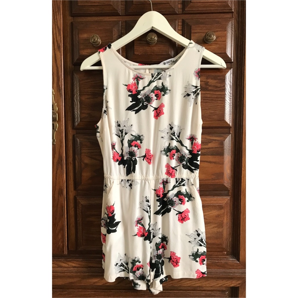 BB Dakota Floral Sleeveless Romper